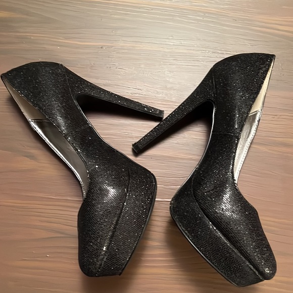 Sparkly black platform pump - Picture 4 of 7